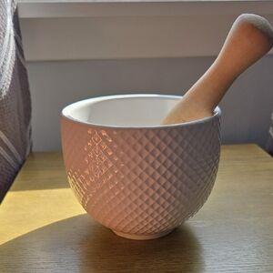 Textured White Mortar and Pestle Set